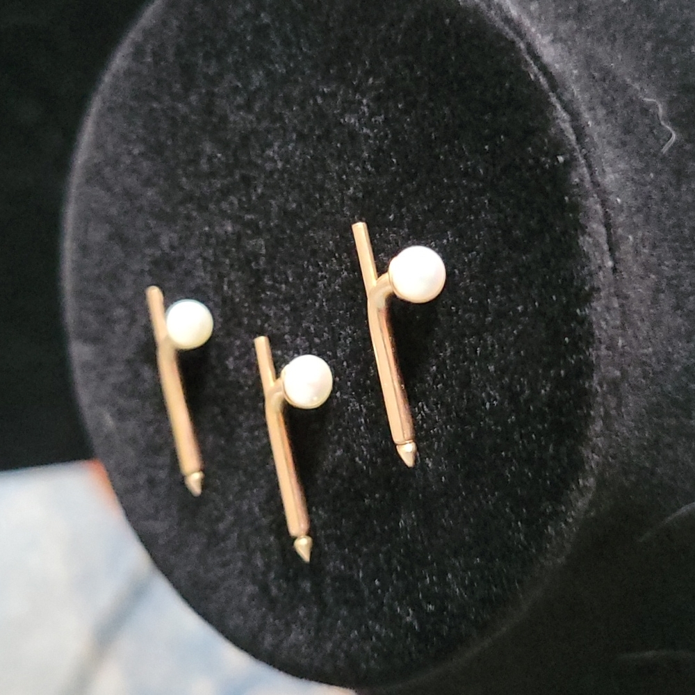 Host pick 🎉 VTG 14K gold and oriental shirt studs